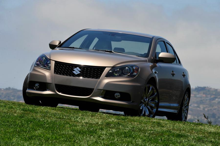  Suzuki Kizashi 2010 года  (фото 54 из 136)